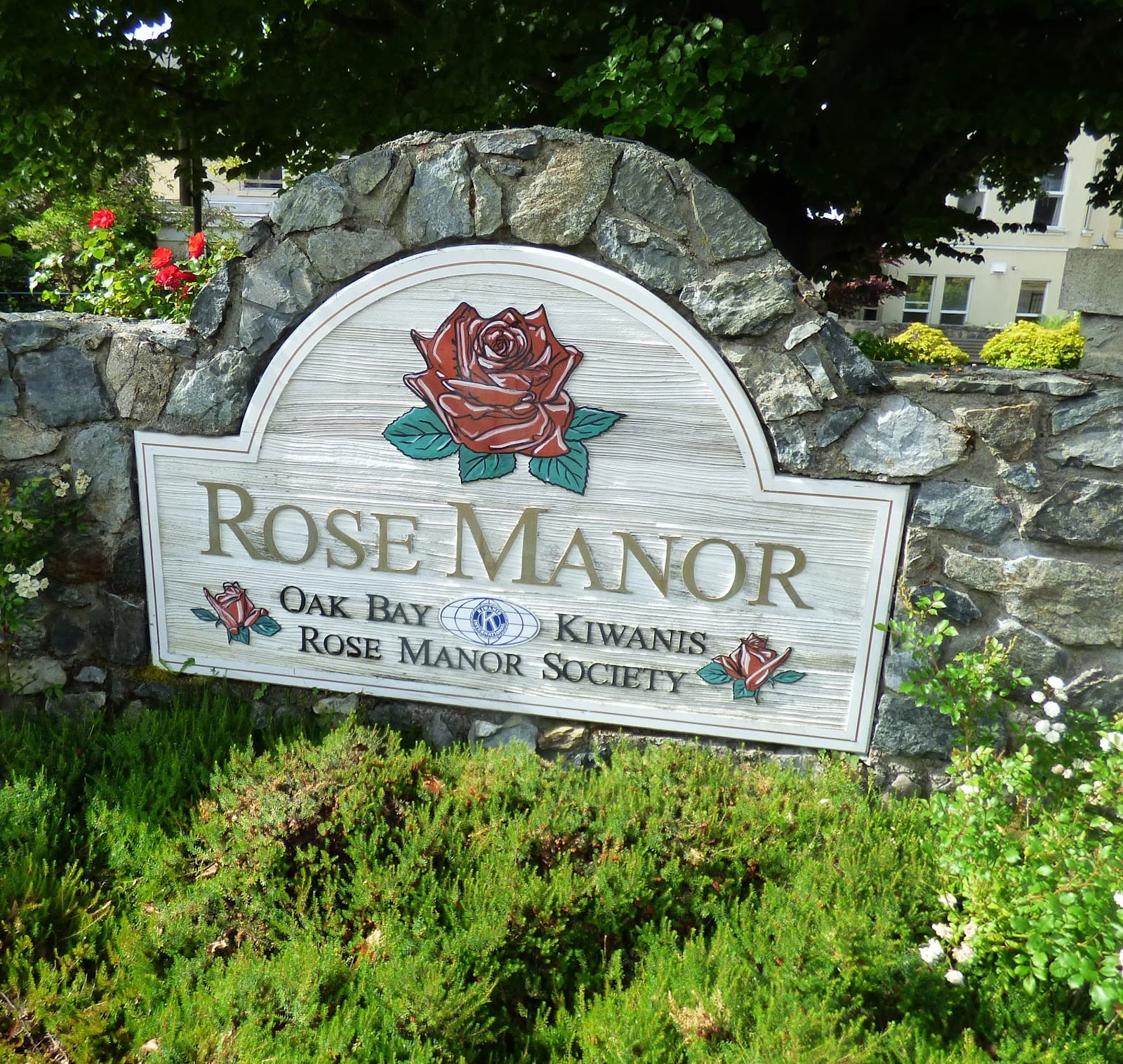 Rose Manor photo 1