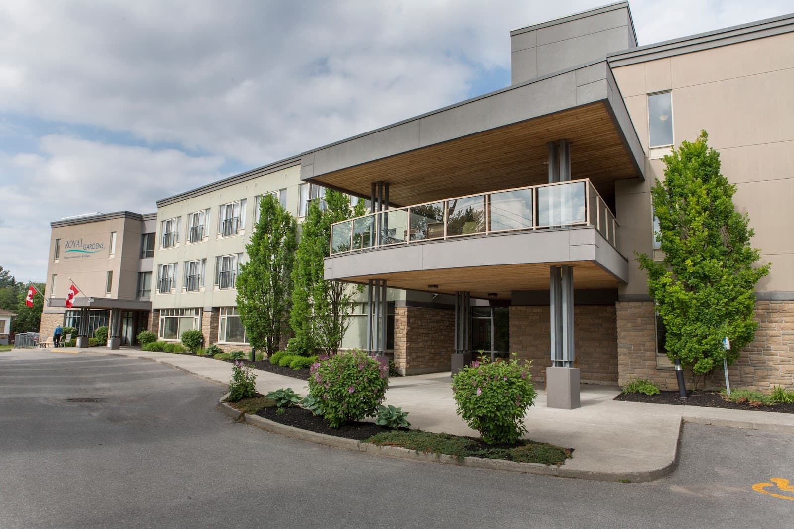 Royal Gardens Retirement Residence photo 1 of 4