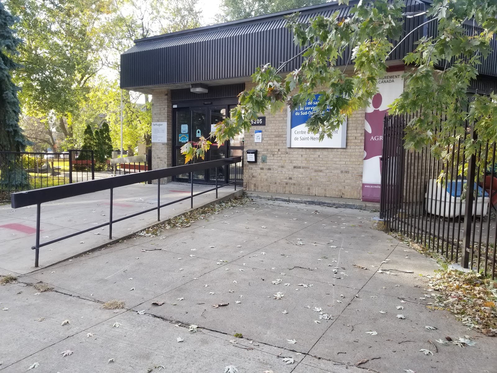 Saint-Henri accommodation center photo 1