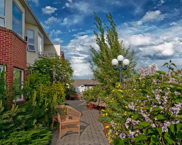 Scenic Acres Retirement Residence photo 1 of 4