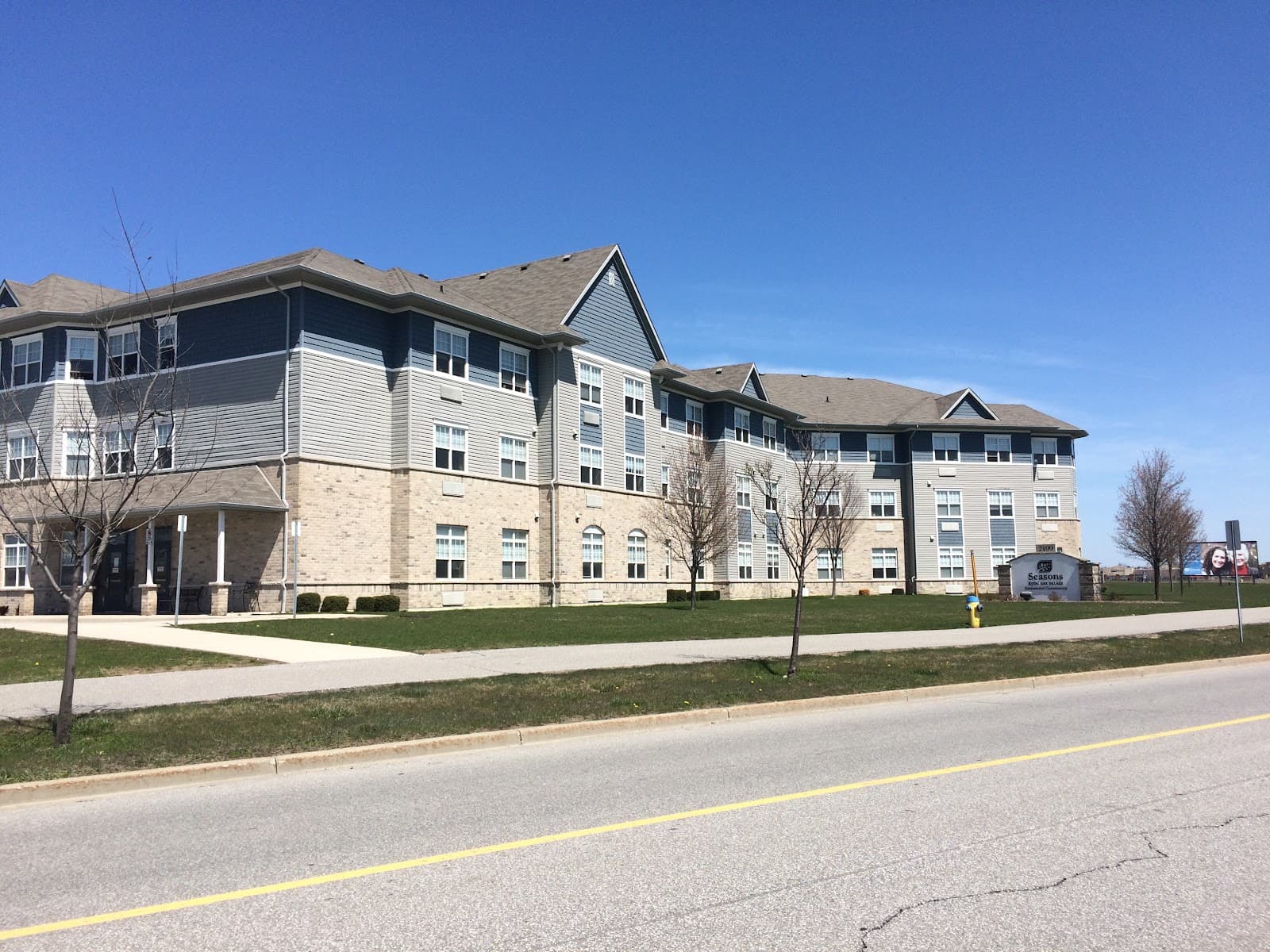 Seasons Retirement Community in Royal Oak Village photo 1 of 4