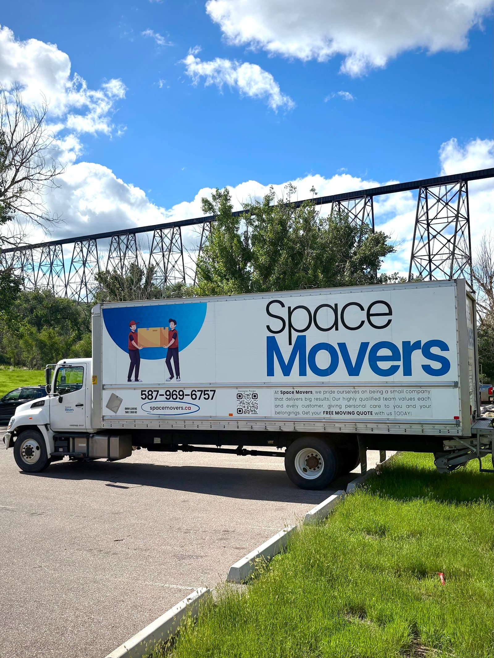 Space Movers photo 2