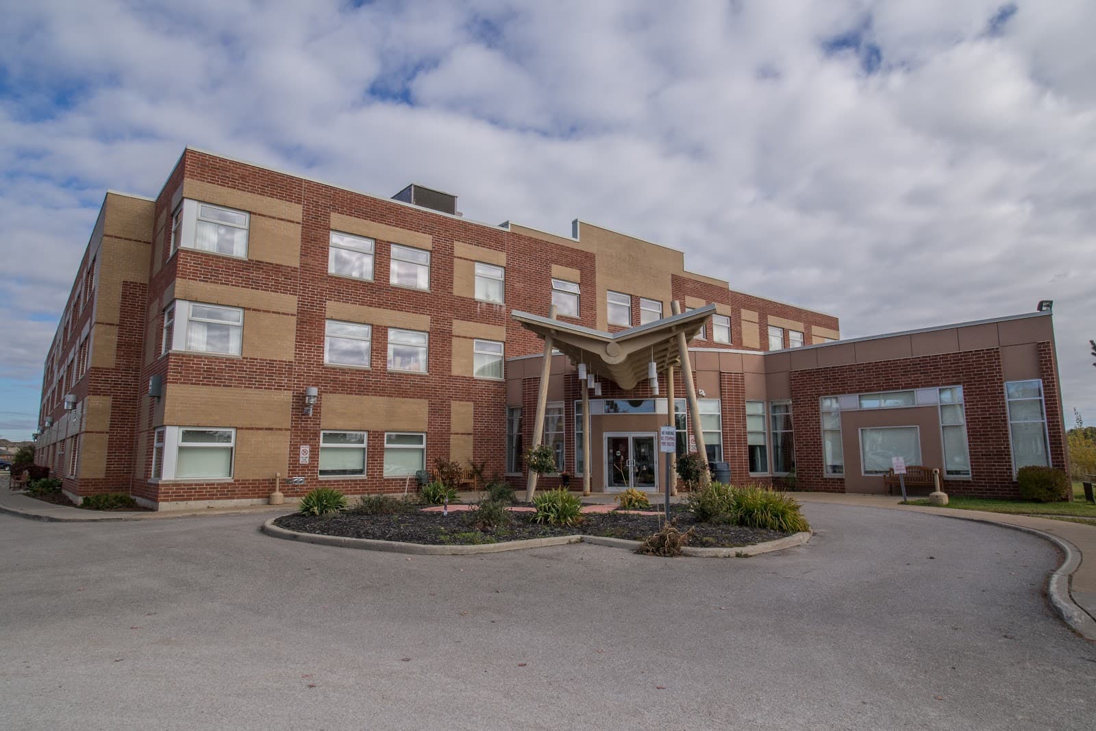Spencer House Orillia photo 1