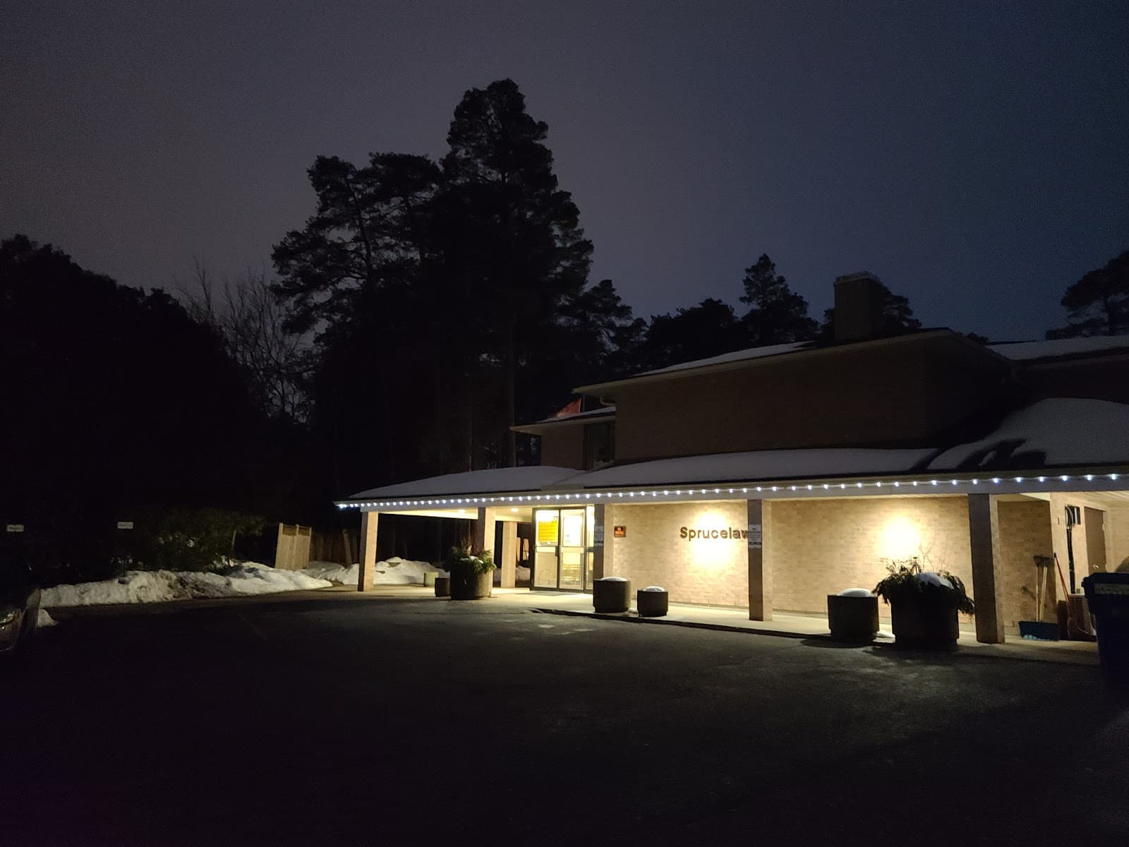 Sprucelawn Apartments For Seniors photo 3