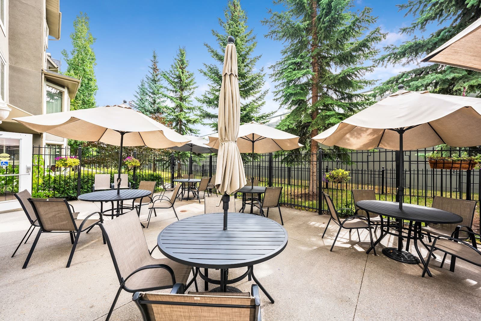 Staywell Manor - Retirement Home photo 1 of 4