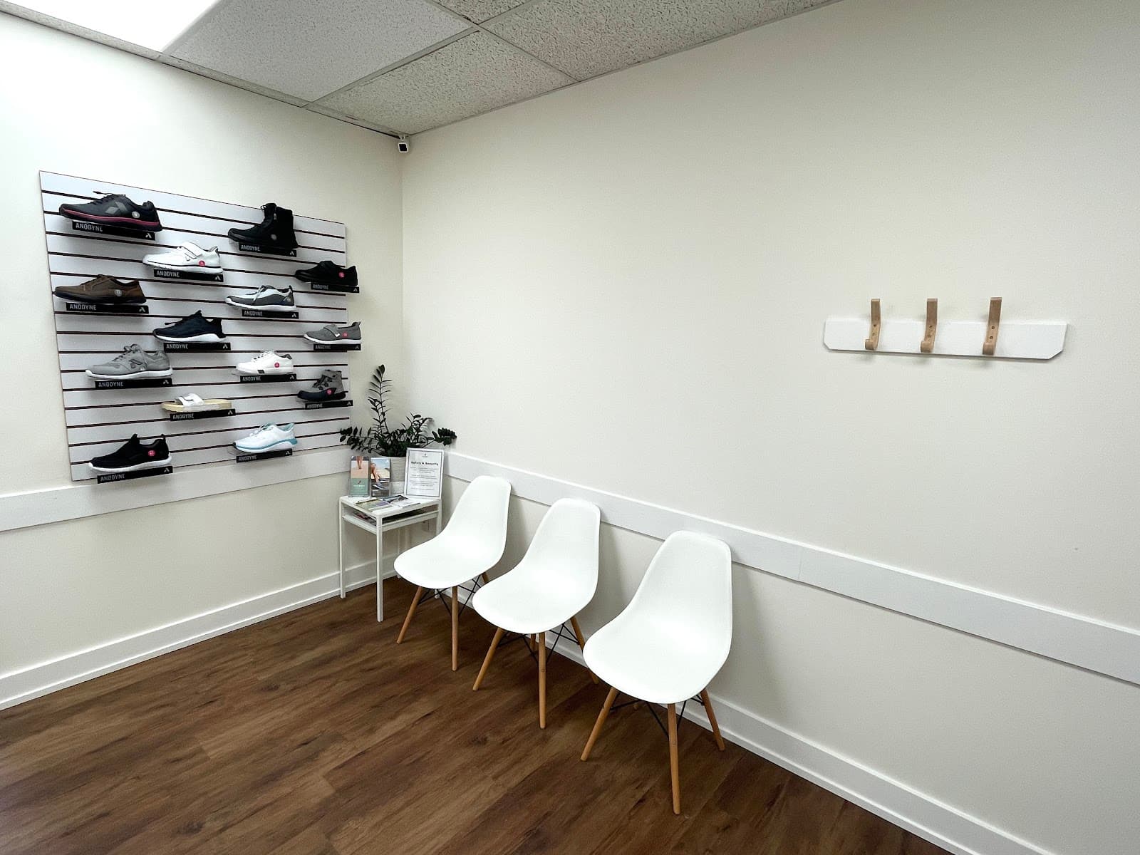Step Right Foot Clinic (Scarborough), podiatry & foot care in Toronto, photo 4