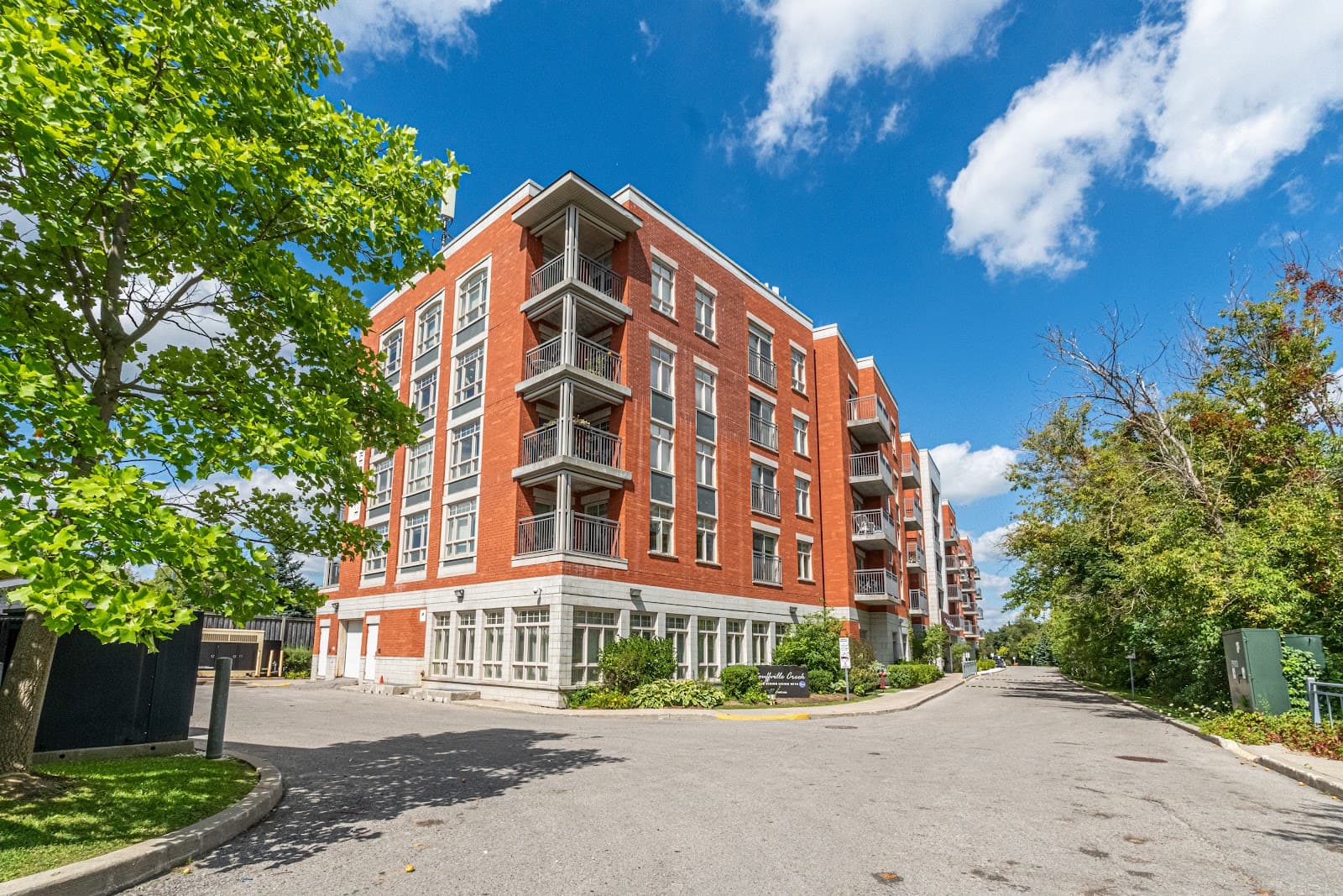 Stouffville Creek Retirement Residence photo 1 of 4