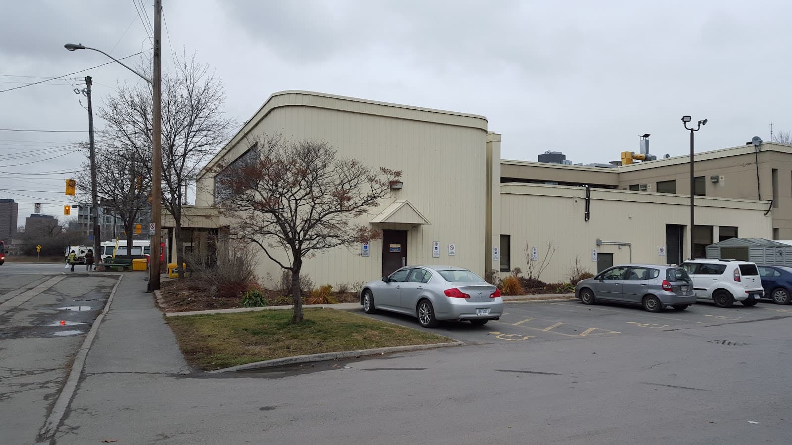 The Good Companions Seniors' centre, transportation in Ottawa, photo 3