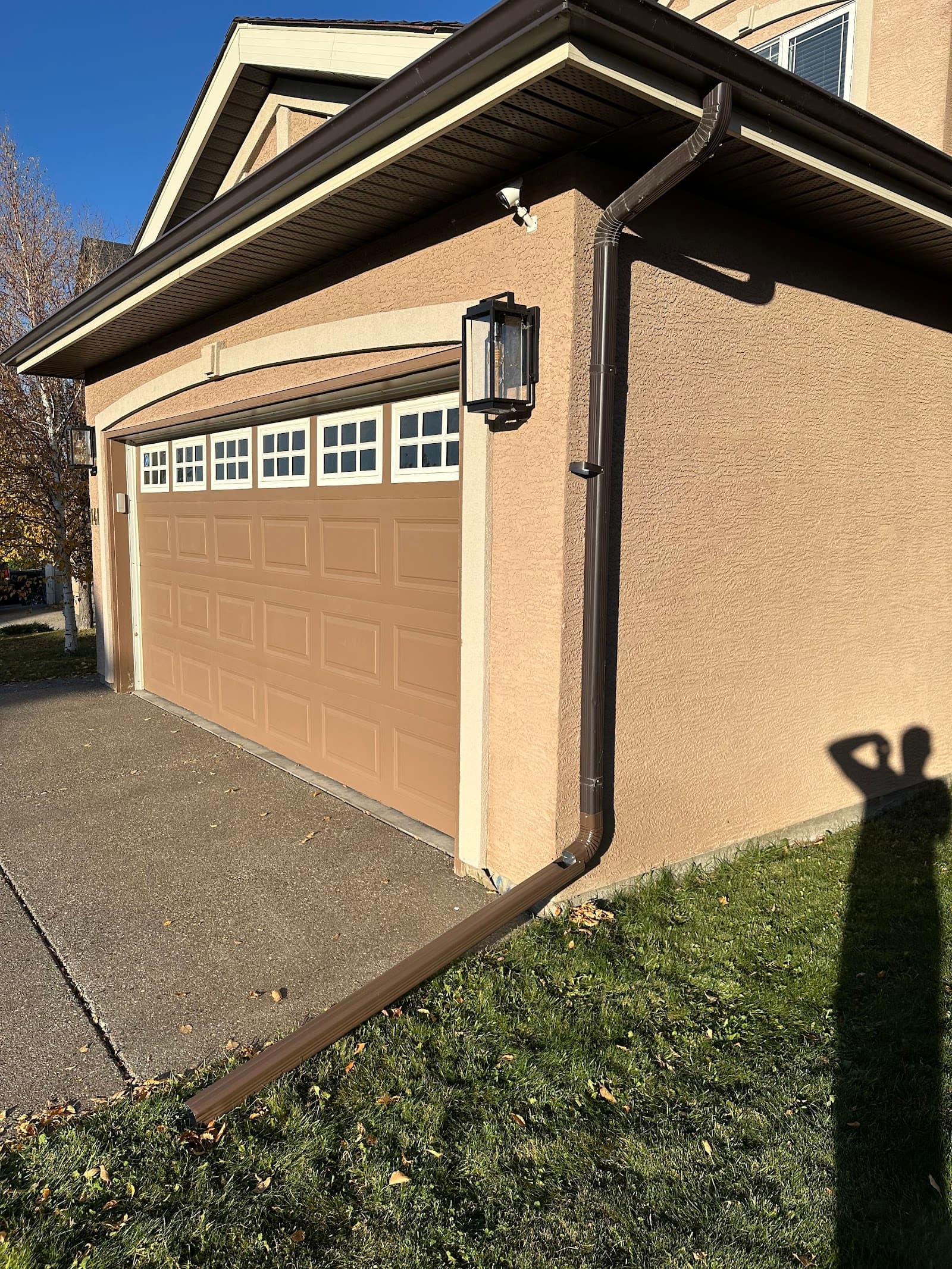 The Gutter Patrol, eavestrough cleaning in Calgary, photo 1 of 4
