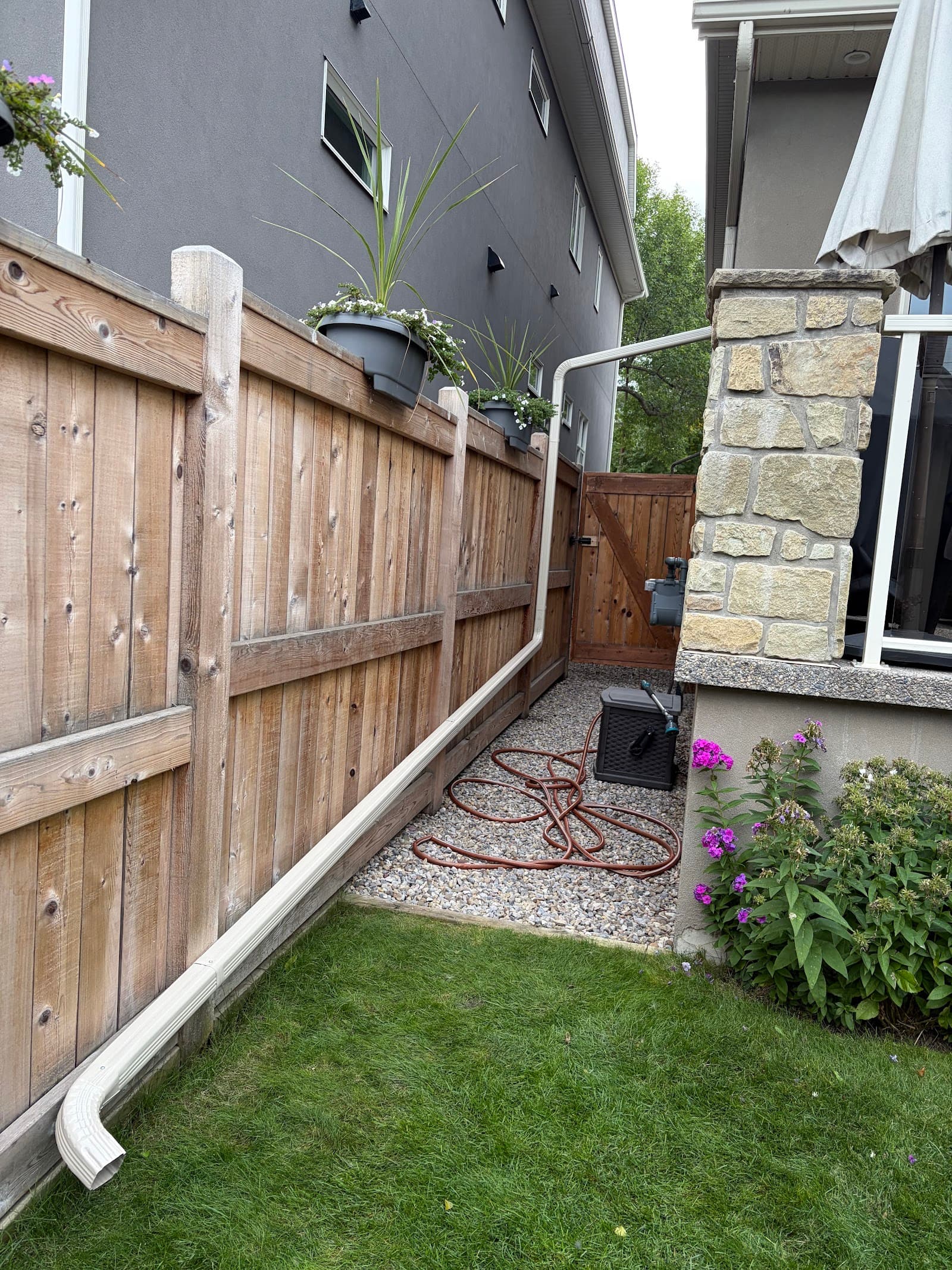 The Gutter Patrol, eavestrough cleaning in Calgary, photo 4