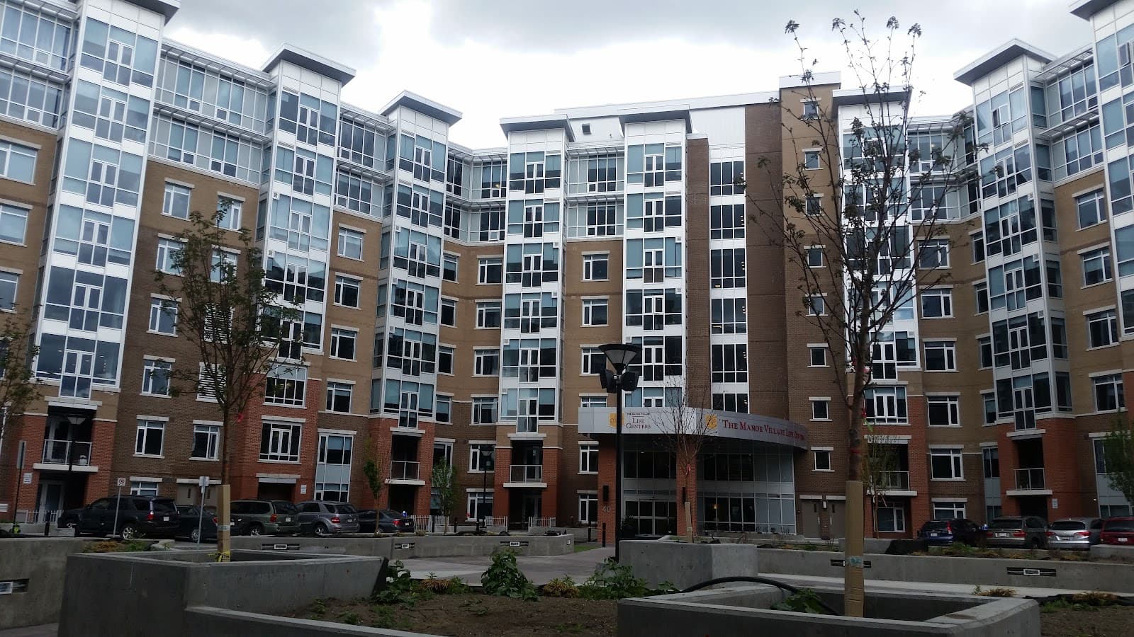 The Manor Village Varsity - Retirement Home photo 2
