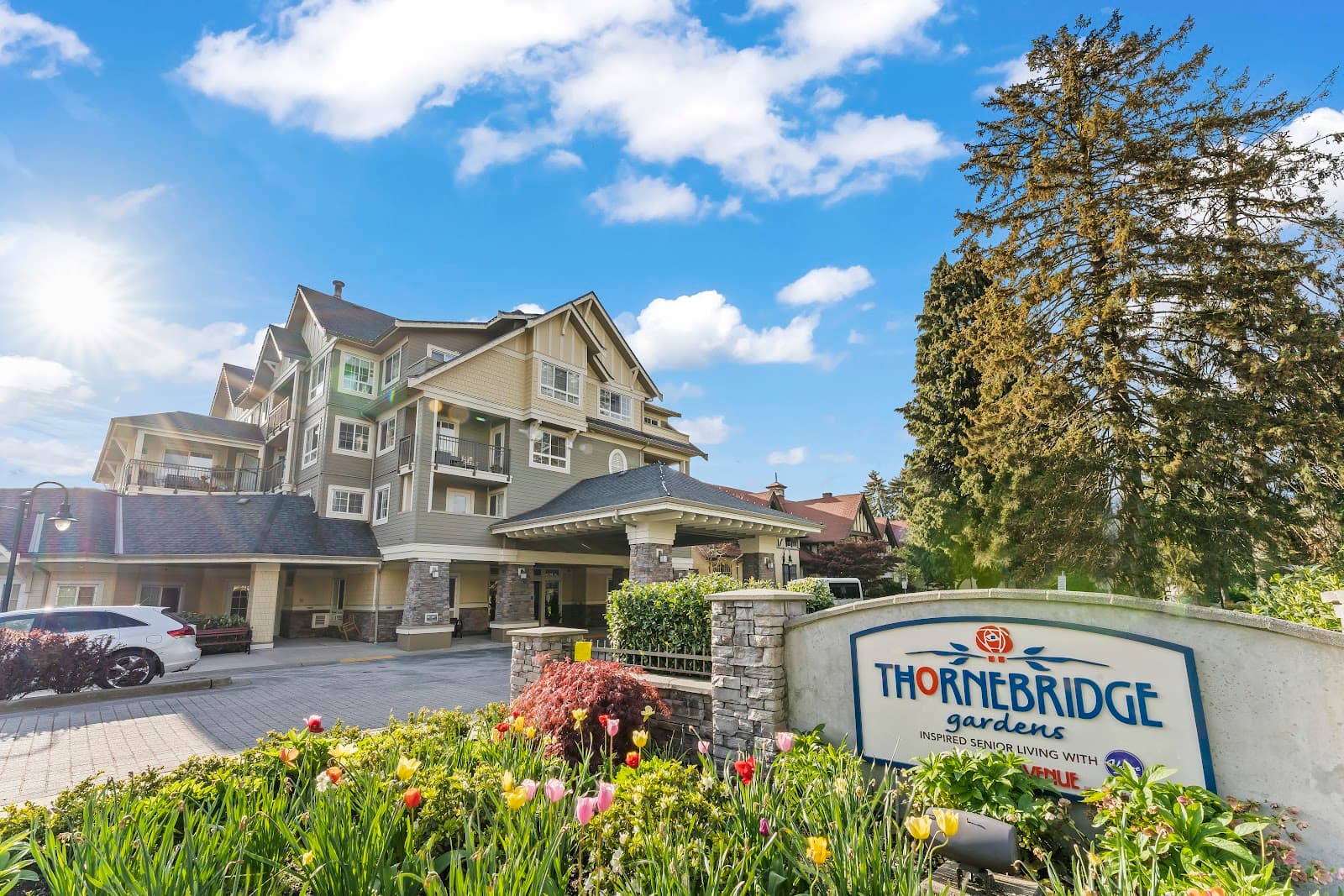 Thornebridge Gardens Retirement Residence photo 2