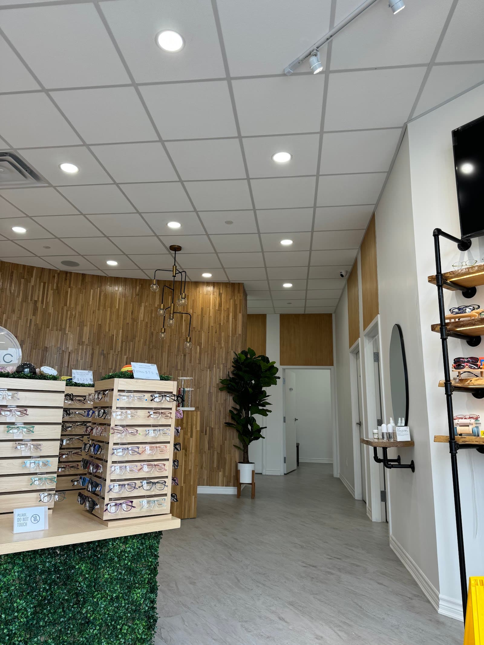 Toric Optometry & Optical- Mississauga/Oakville Eye Exam, Myopia Control, Scleral Lens Fitting, and Dry Eyes photo 6