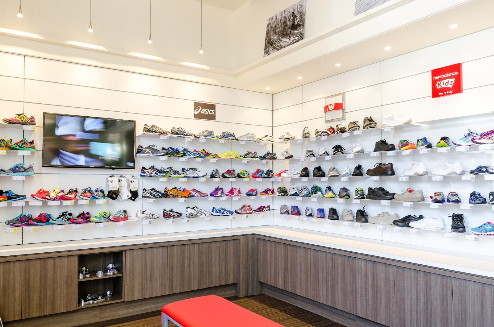 Tread Well - Foot Clinic, Orthotics and Specialized Footwear, podiatry & foot care in Burlington, photo 1 of 4