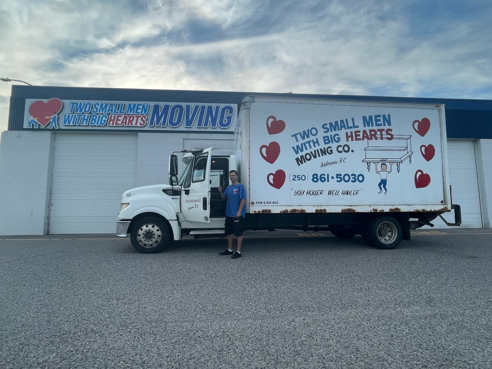 Two Small Men With Big Hearts Moving Company - Victoria photo 2