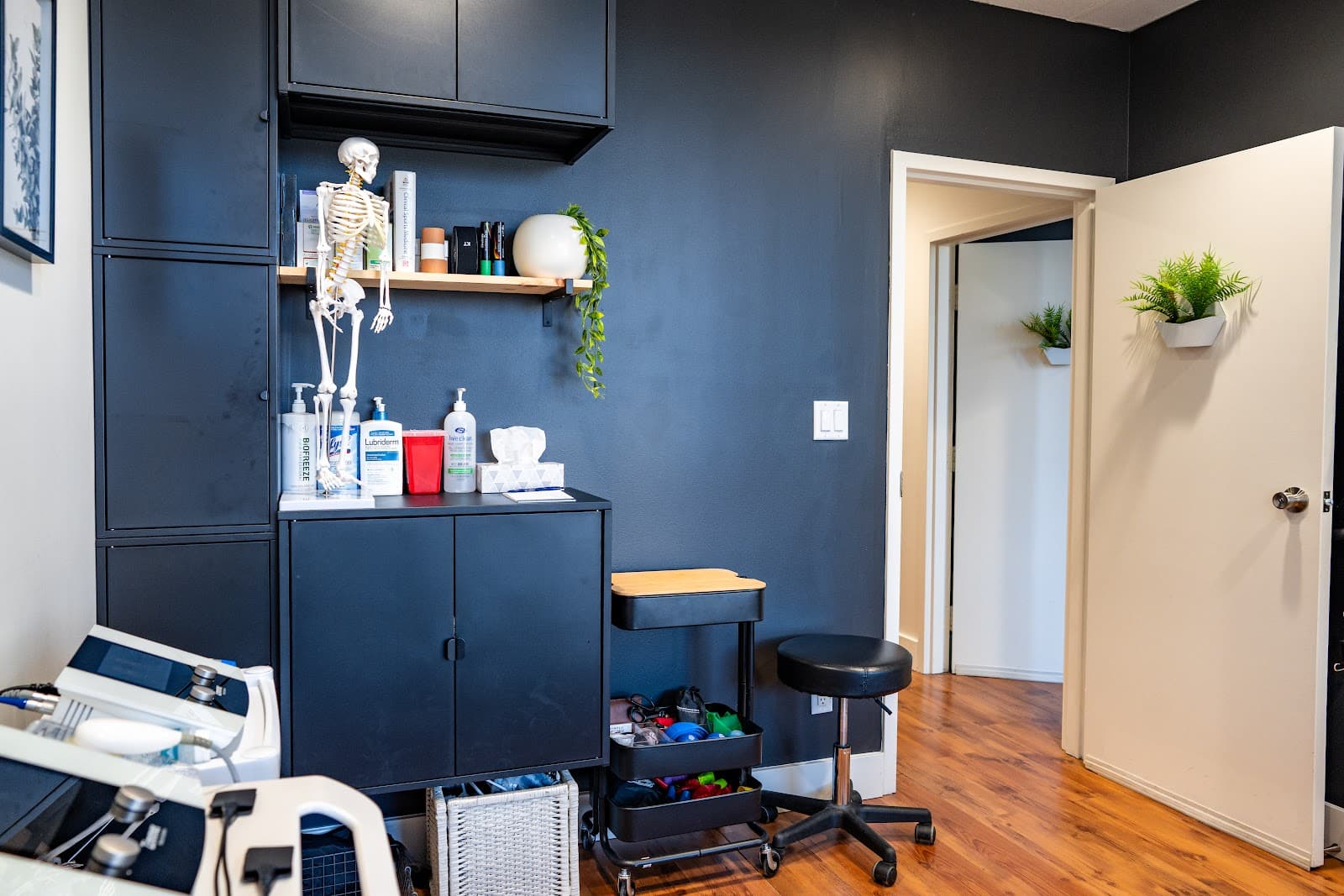 VANCITY PHYSIO - Downtown Clinic photo 2