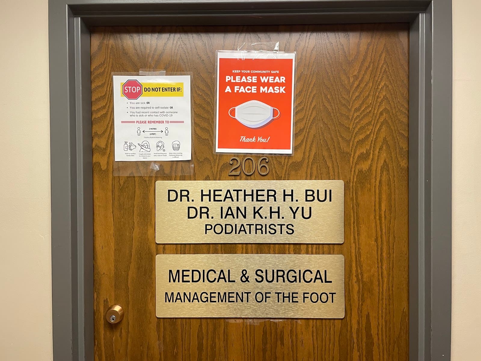 Vancouver Foot Pain: Dr. Heather Bui & Dr. Ian Yu photo 3