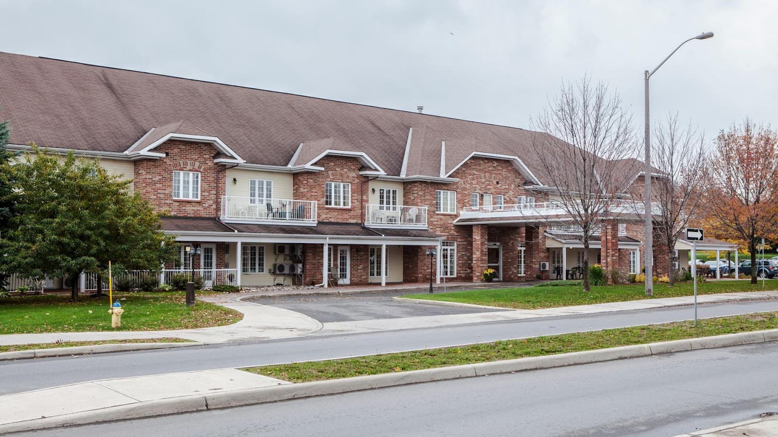 Venvi Barrhaven Manor photo 1 of 4