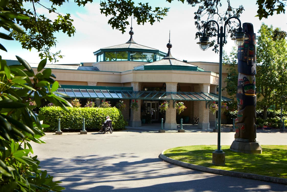 Veterans Memorial Lodge photo 1 of 4
