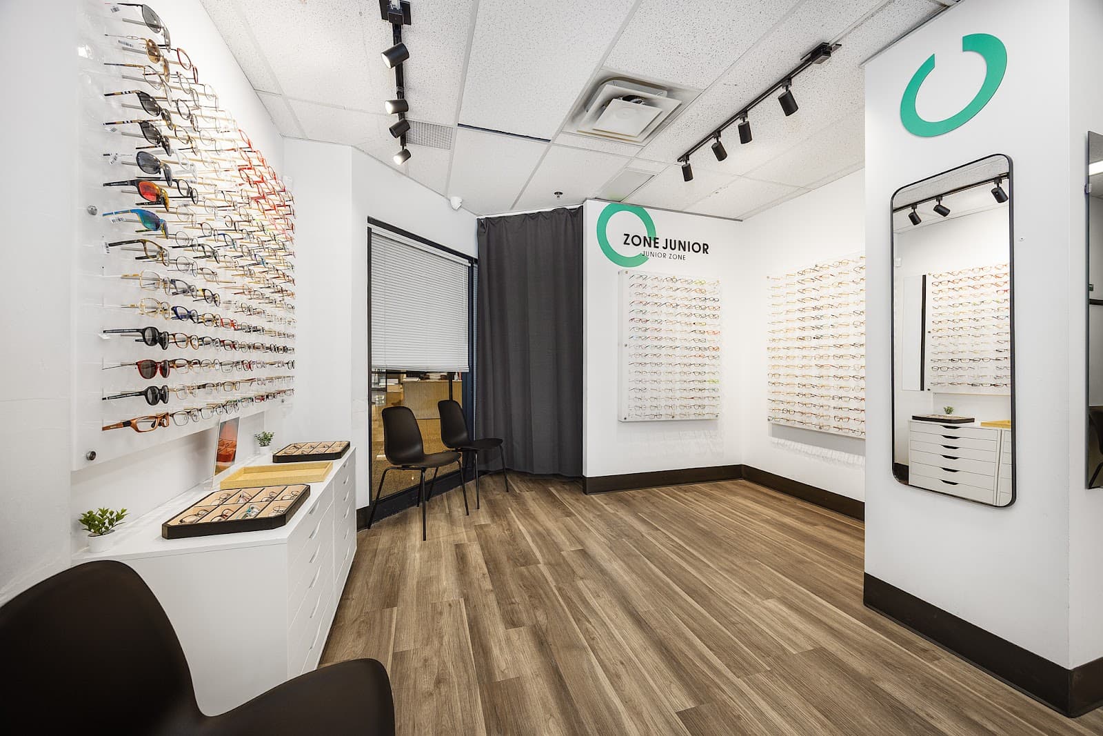 Vision 770 Ahuntsic (optométriste et opticien) photo 1