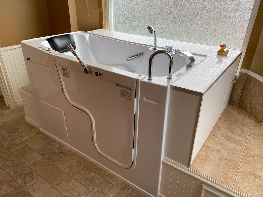 Walk-in Tubs Fraser Valley photo 1