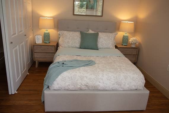 Whitecliff photo 1