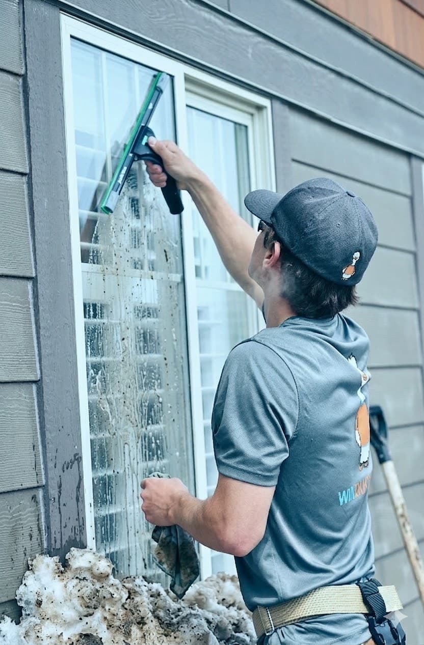 Winducks Gutter & Window Cleaning Calgary, eavestrough cleaning in Calgary, photo 2