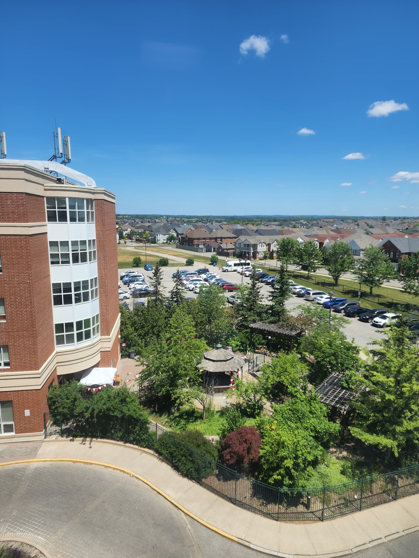 Yee Hong Ho Lai Oi Wan Centre (Markham) 頤康何黎靄雲中心