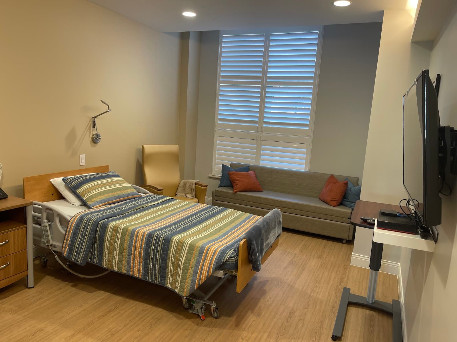 Yee Hong Peter K. Kwok Hospice photo 1 of 4