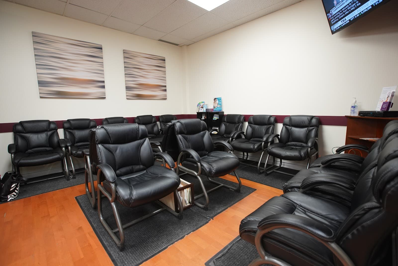 York Mills Eye Clinic photo 3