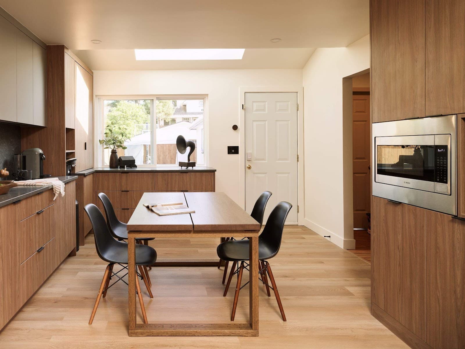 YVR Handyman – Vancouver Carpentry & Strata Repair Contractor, furniture assembly in Vancouver