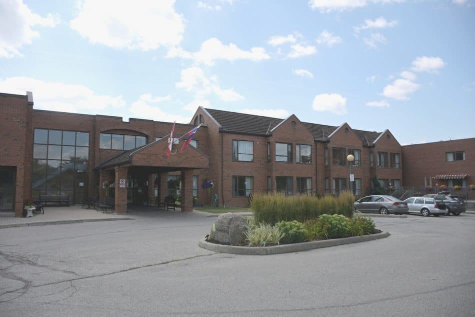 Dom Lipa, long-term care home in Toronto